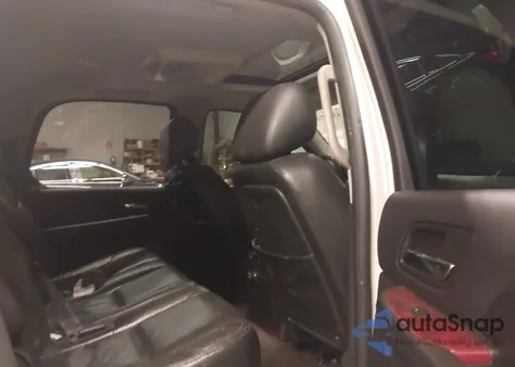 2010 Cadillac Escalade Luxury from USA, damaged, VIN 1GYUKBEF3AR181607